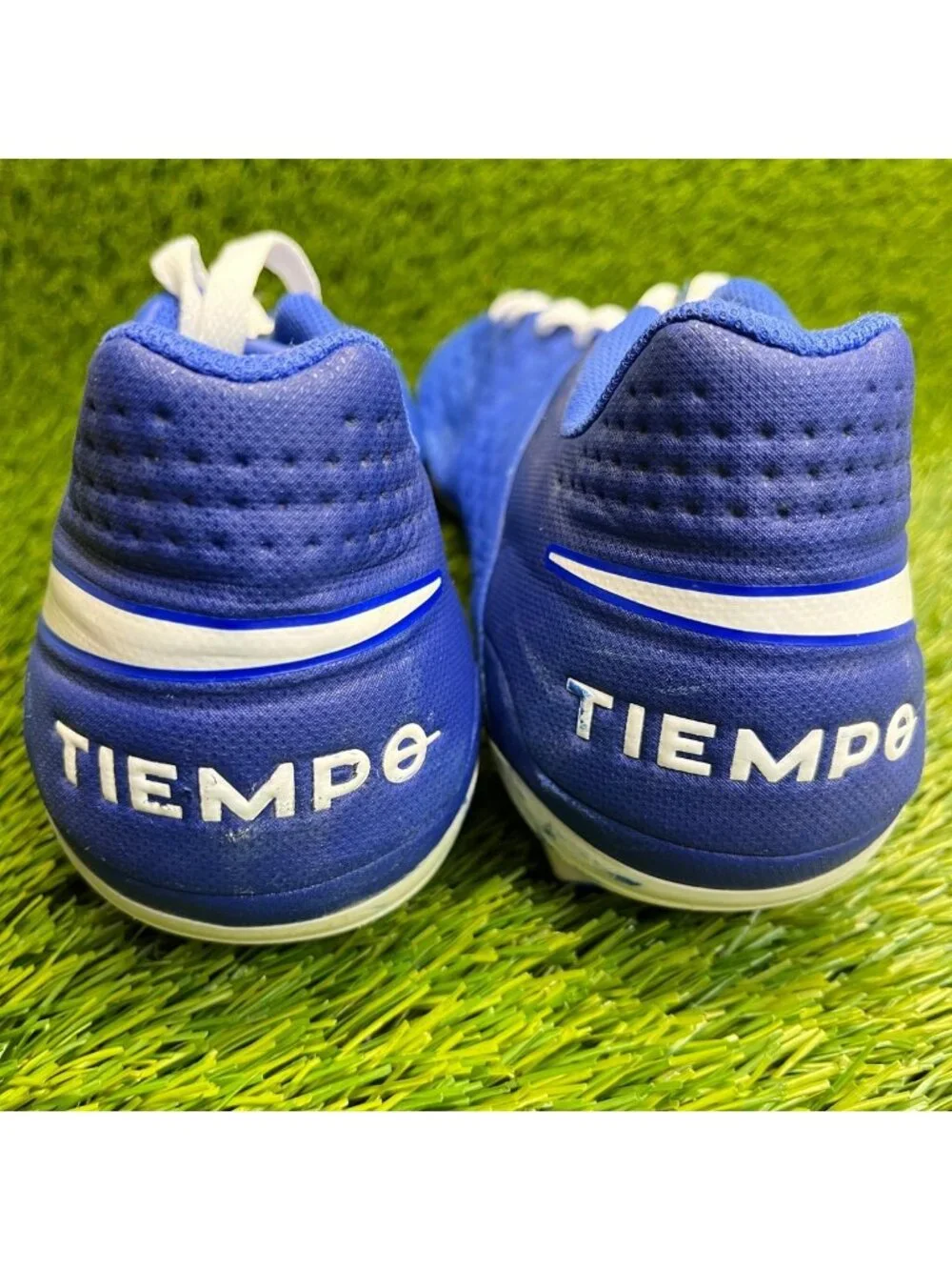 Nike Tiempo Legend 8 Club MG Mens Size 11.5 Blue Running Soccer Cleats Shoes